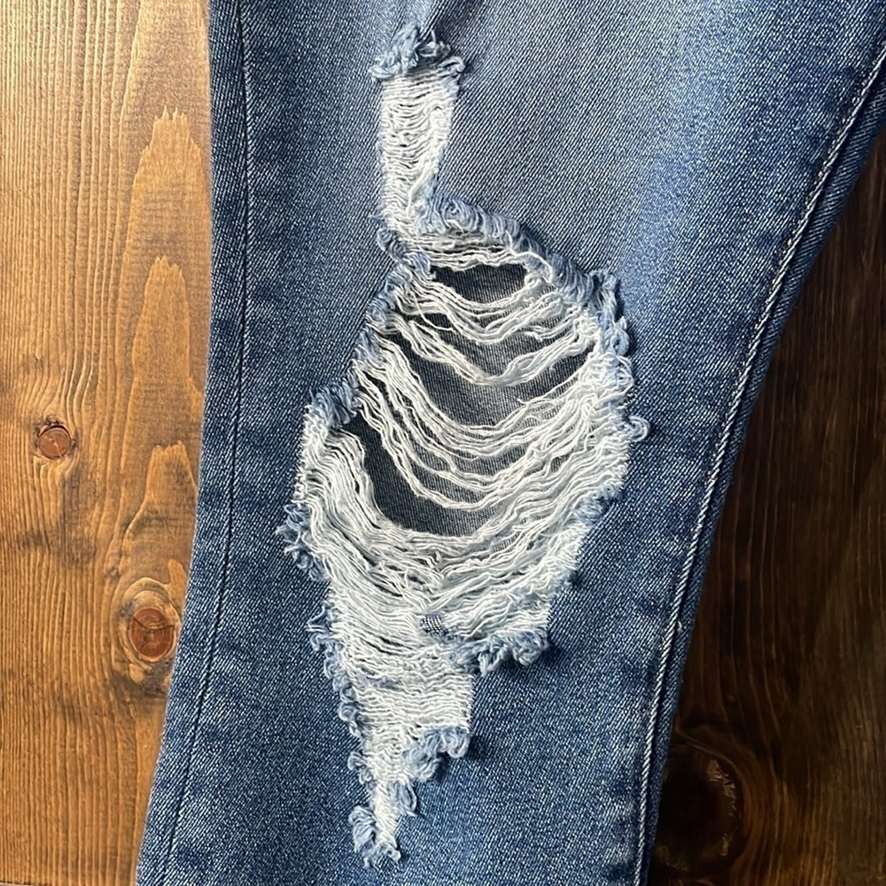 GOOD AMERICAN Good Waist Crop Jeans - Picture 8 of 16